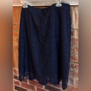 LOFT Lace Overlay Shift Skirt in Navy | 16